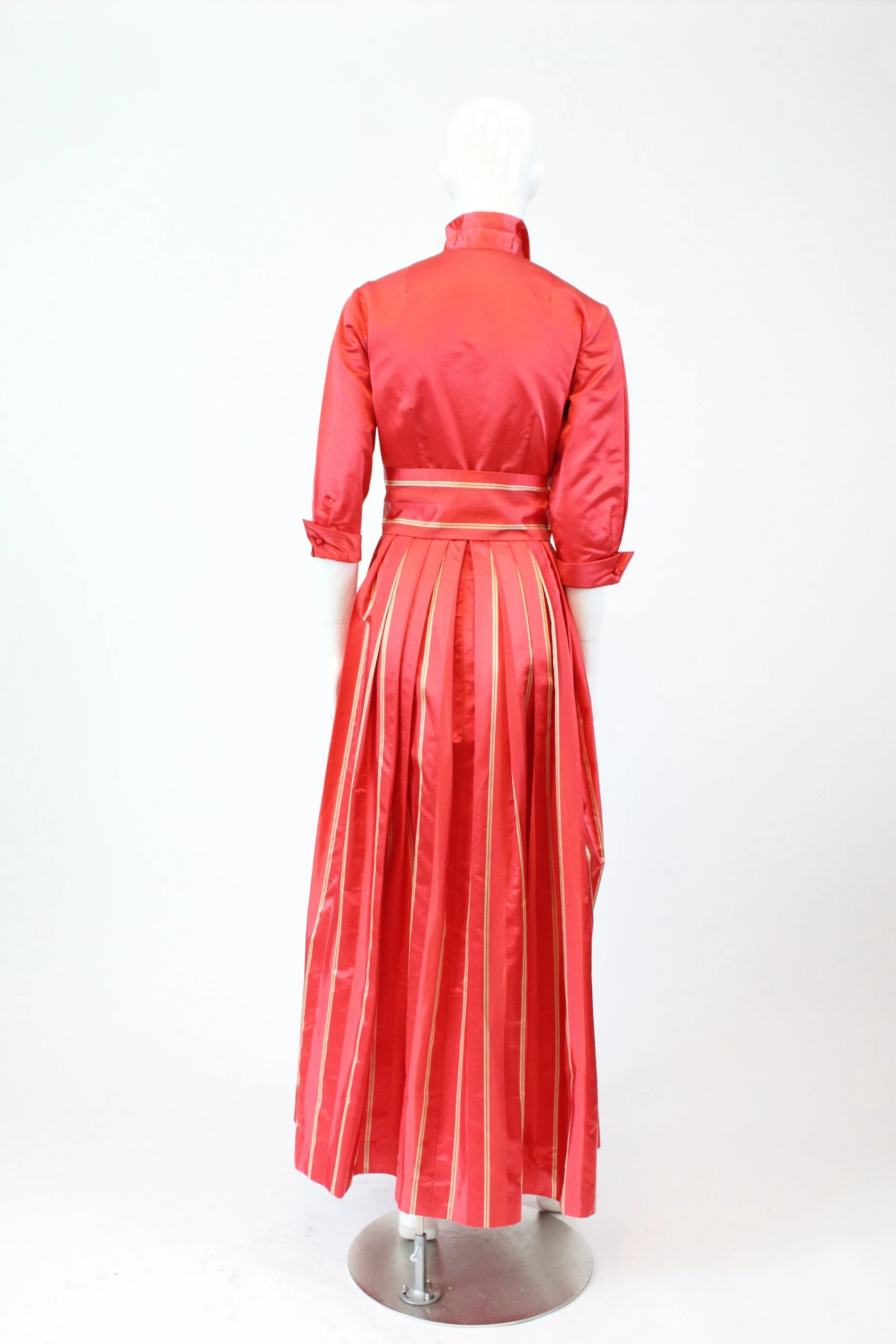 1960s Dynasty silk dressing gown xs | new fall