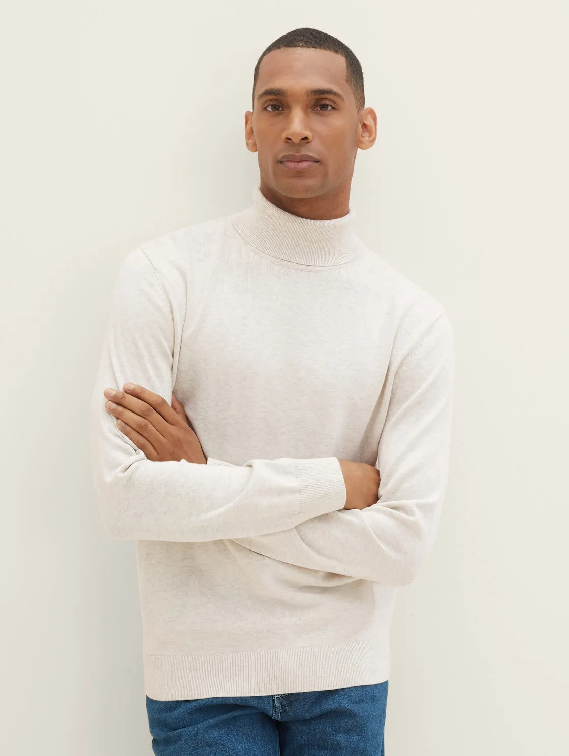 BASIC TURTLENECK KNIT