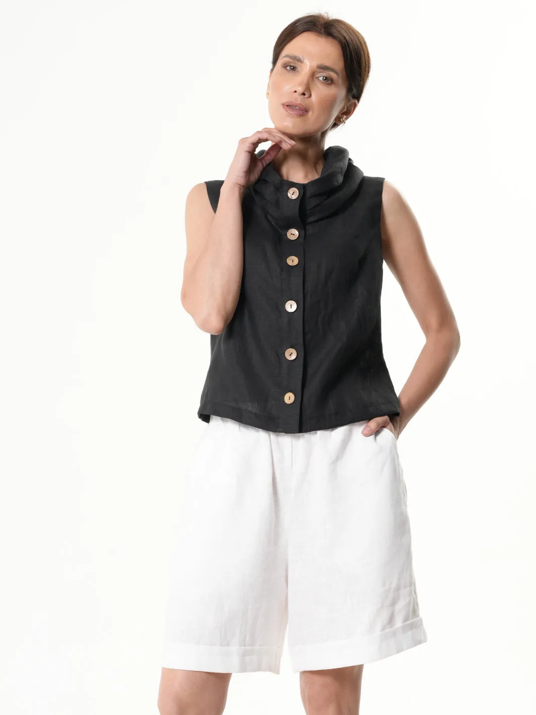 Buttoned Sleeveless Linen Top In Black