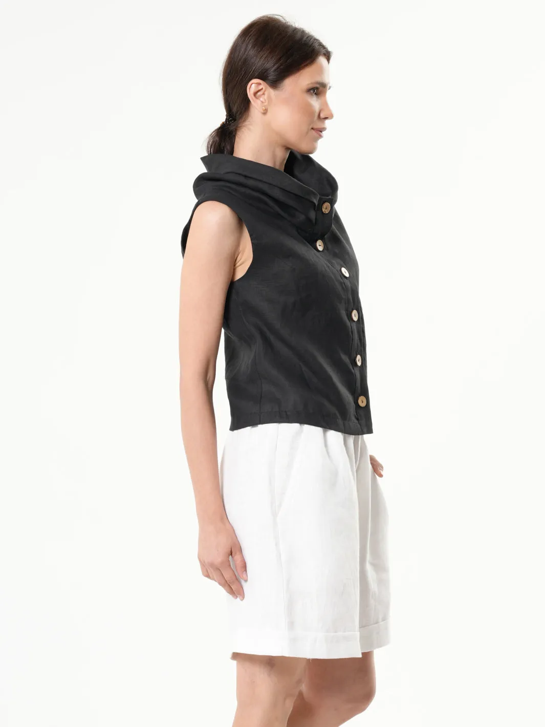 Buttoned Sleeveless Linen Top In Black