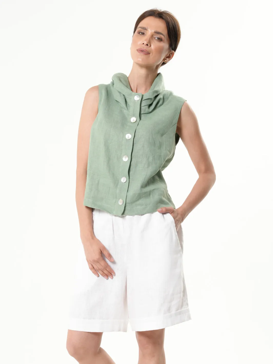 Buttoned Sleeveless Linen Top In Light Green