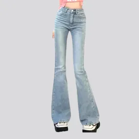 High-waist women's stonewashed jeans