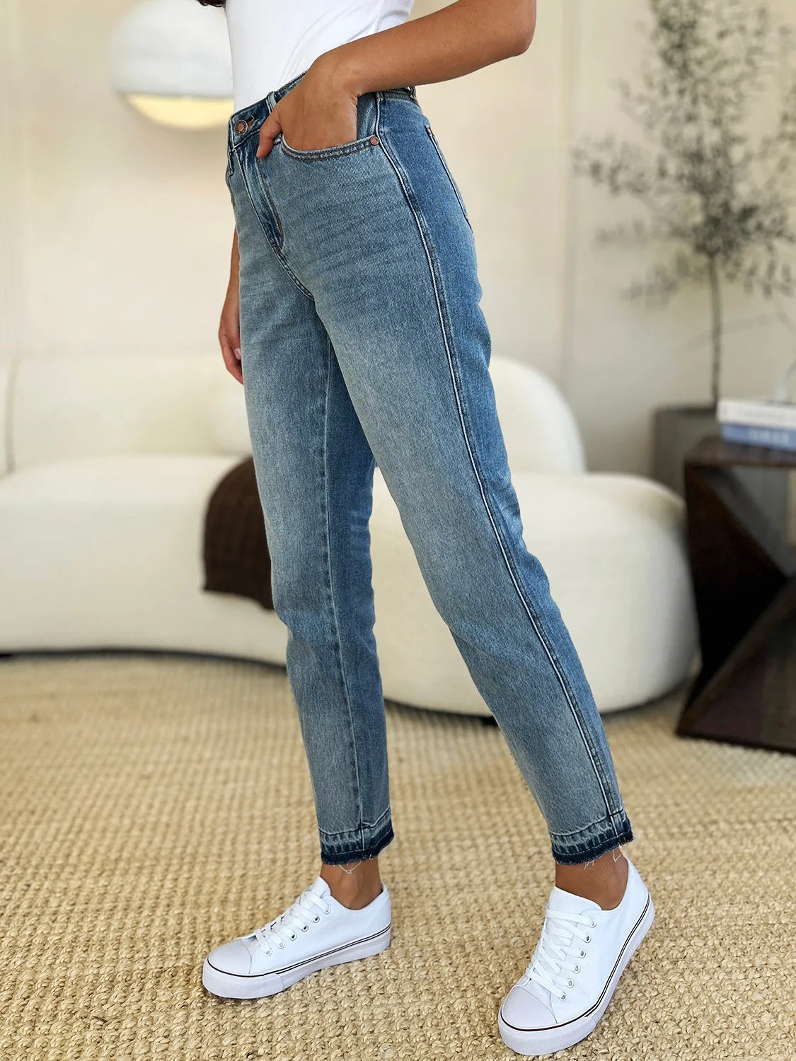 Judy Blue Mid Rise Rigid Magic Release Hem Jeans [Online Exclusive]