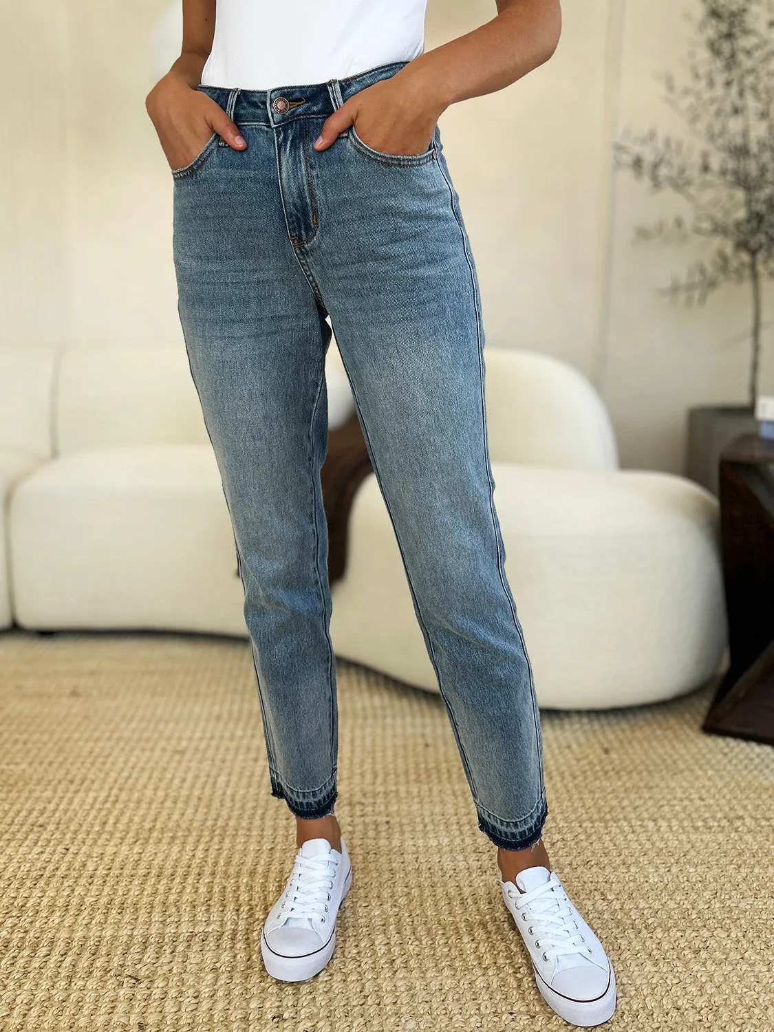 Judy Blue Mid Rise Rigid Magic Release Hem Jeans [Online Exclusive]