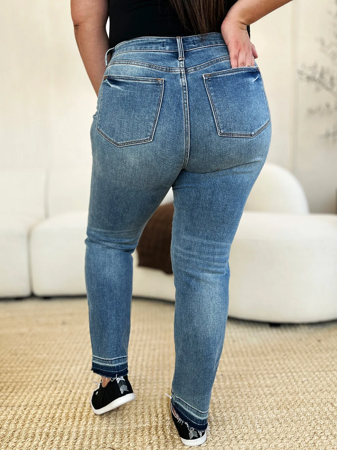 Judy Blue Mid Rise Rigid Magic Release Hem Jeans [Online Exclusive]