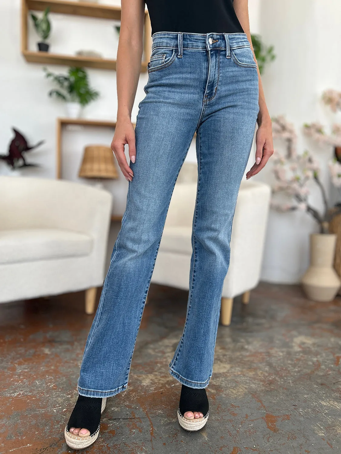 Judy Blue Mid-Rise Waist Straight Jeans [Online Exclusive]