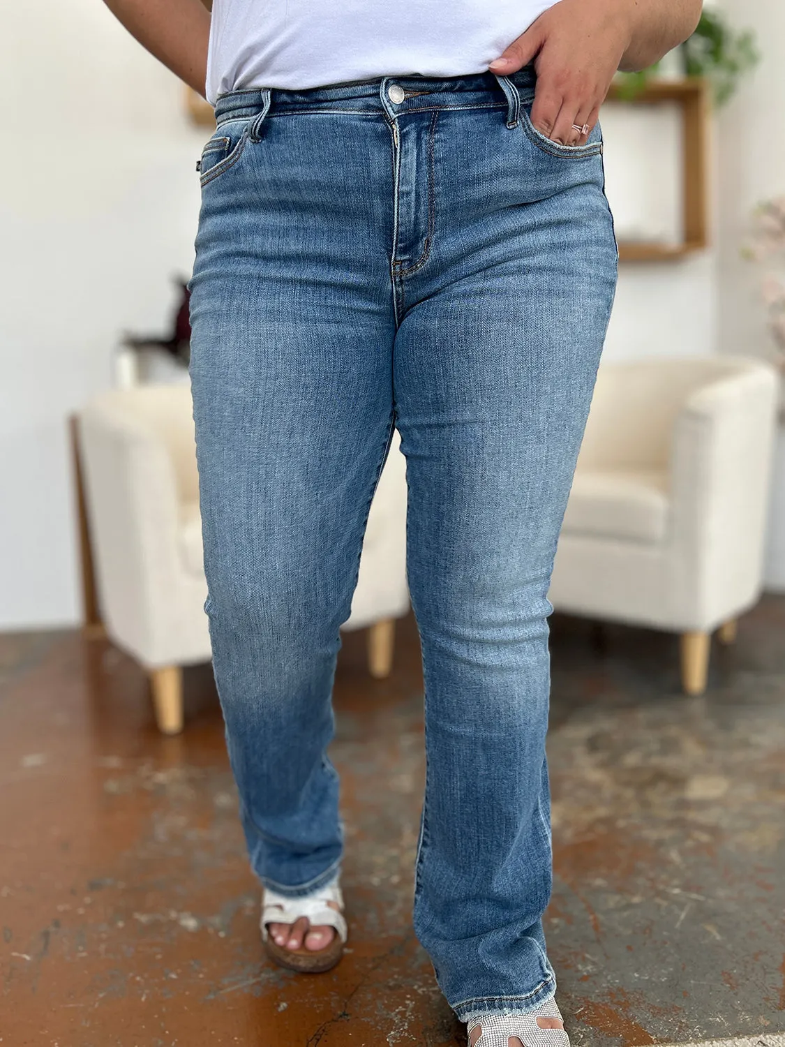 Judy Blue Mid-Rise Waist Straight Jeans [Online Exclusive]