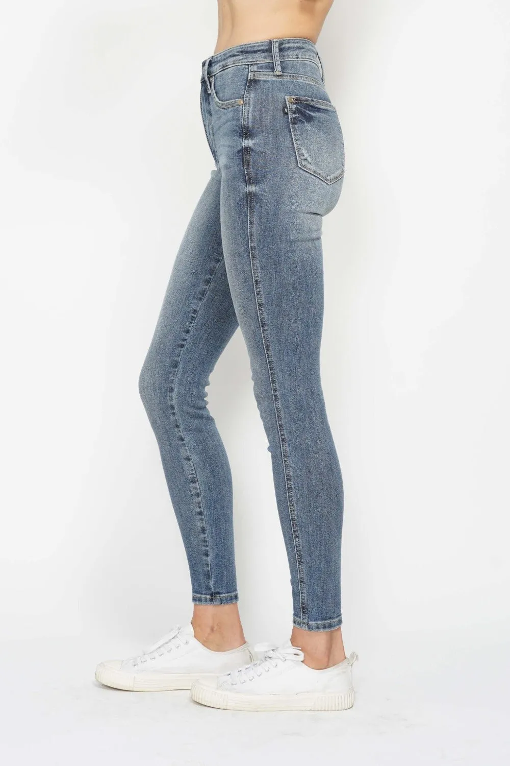 Judy Blue Tummy Control Contrast Wash Skinny Jeans