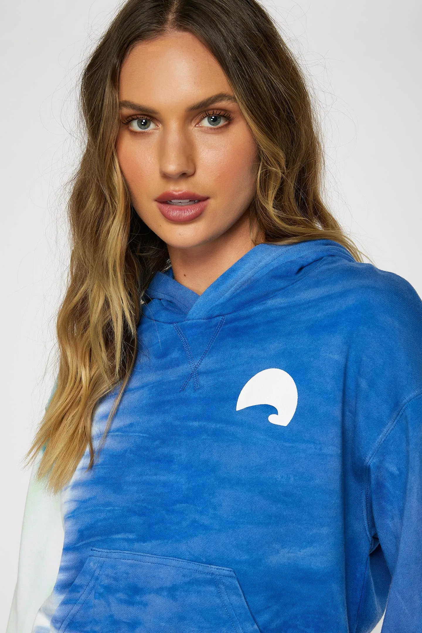 LADIES WOMEN OF THE WAVE CURRENTS HOODED PULLOVER