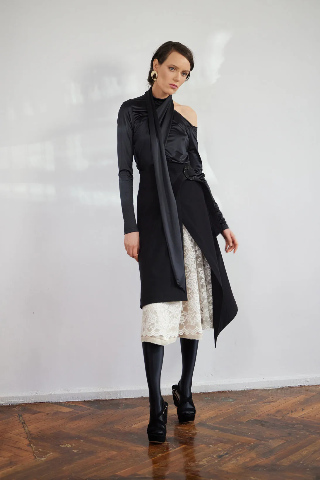 Layered Skirt With White Lace Detail Black