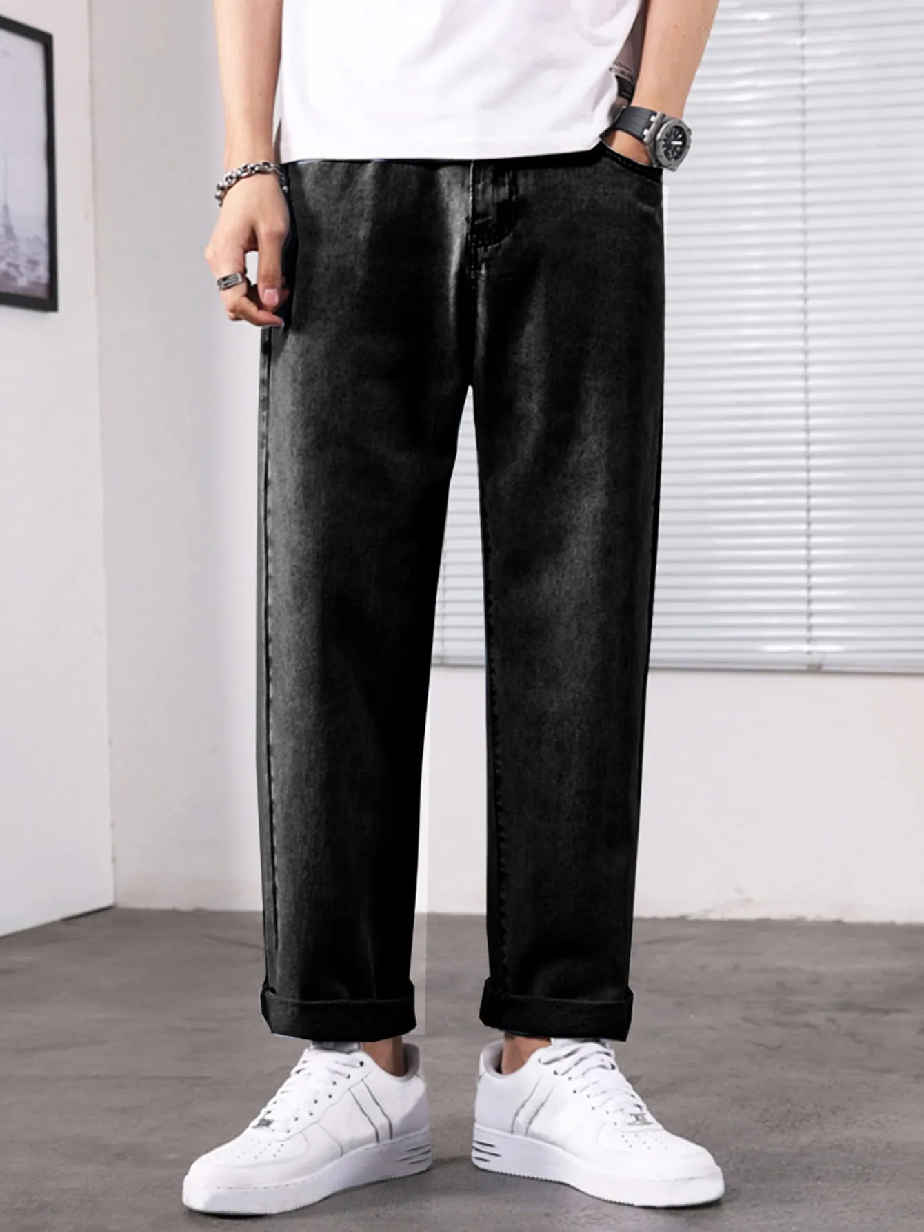 Men Slant Pocket Straight Leg Jeans