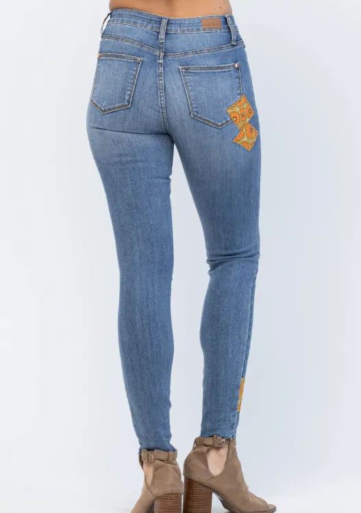 Retro Vibes Judy Blue Patch Skinny Jeans [Online Exclusive]