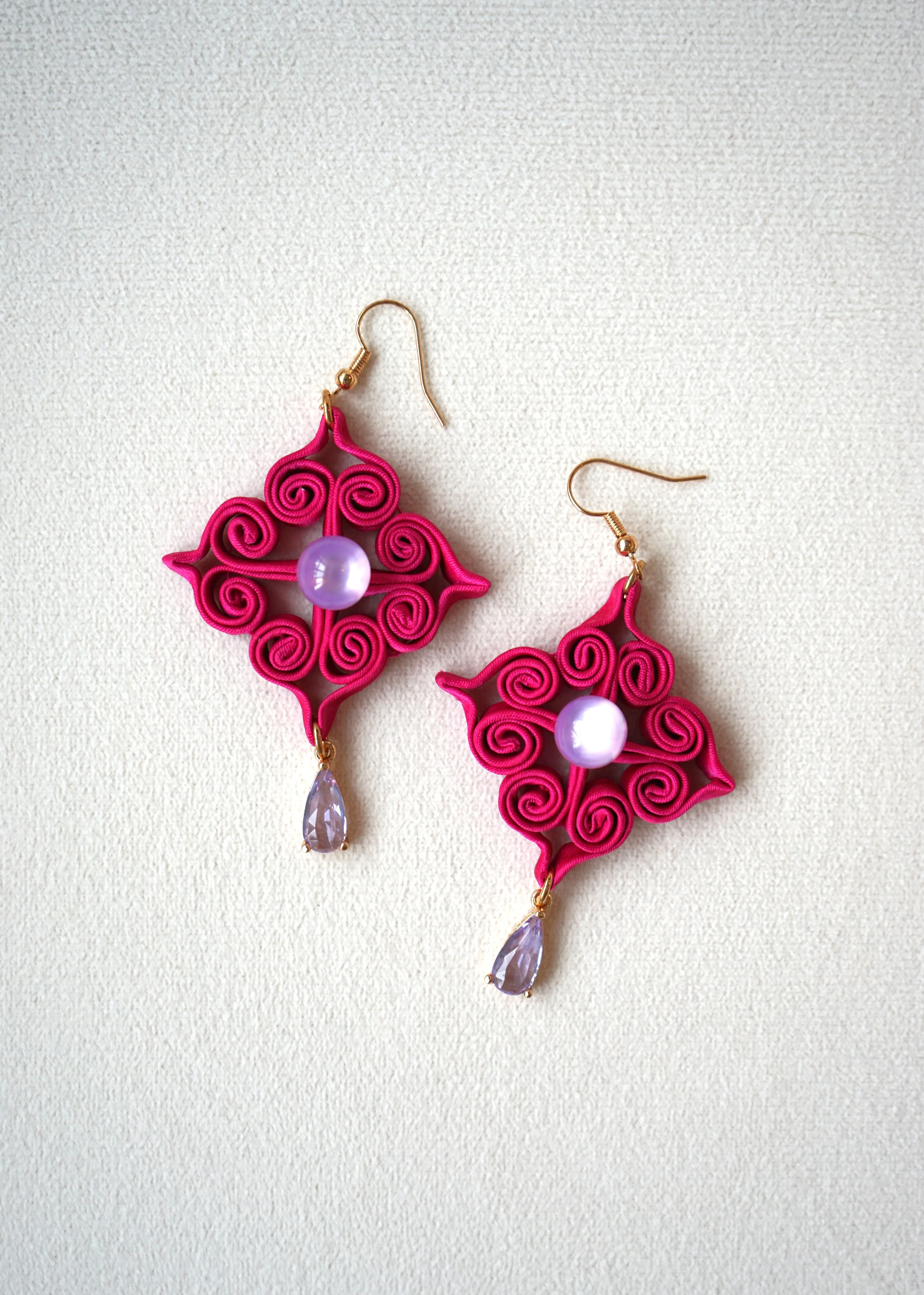 Ruyi Pankou Earrings (Fuchsia)