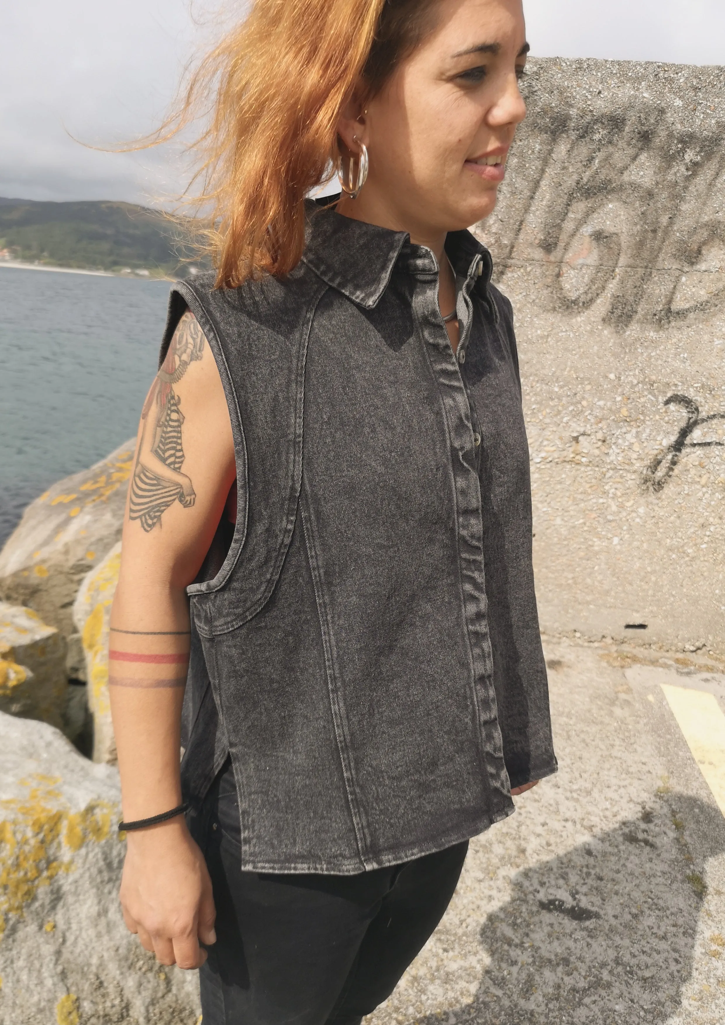 SLEEVELESS SUMMER BLOUSE - DENIM washed black