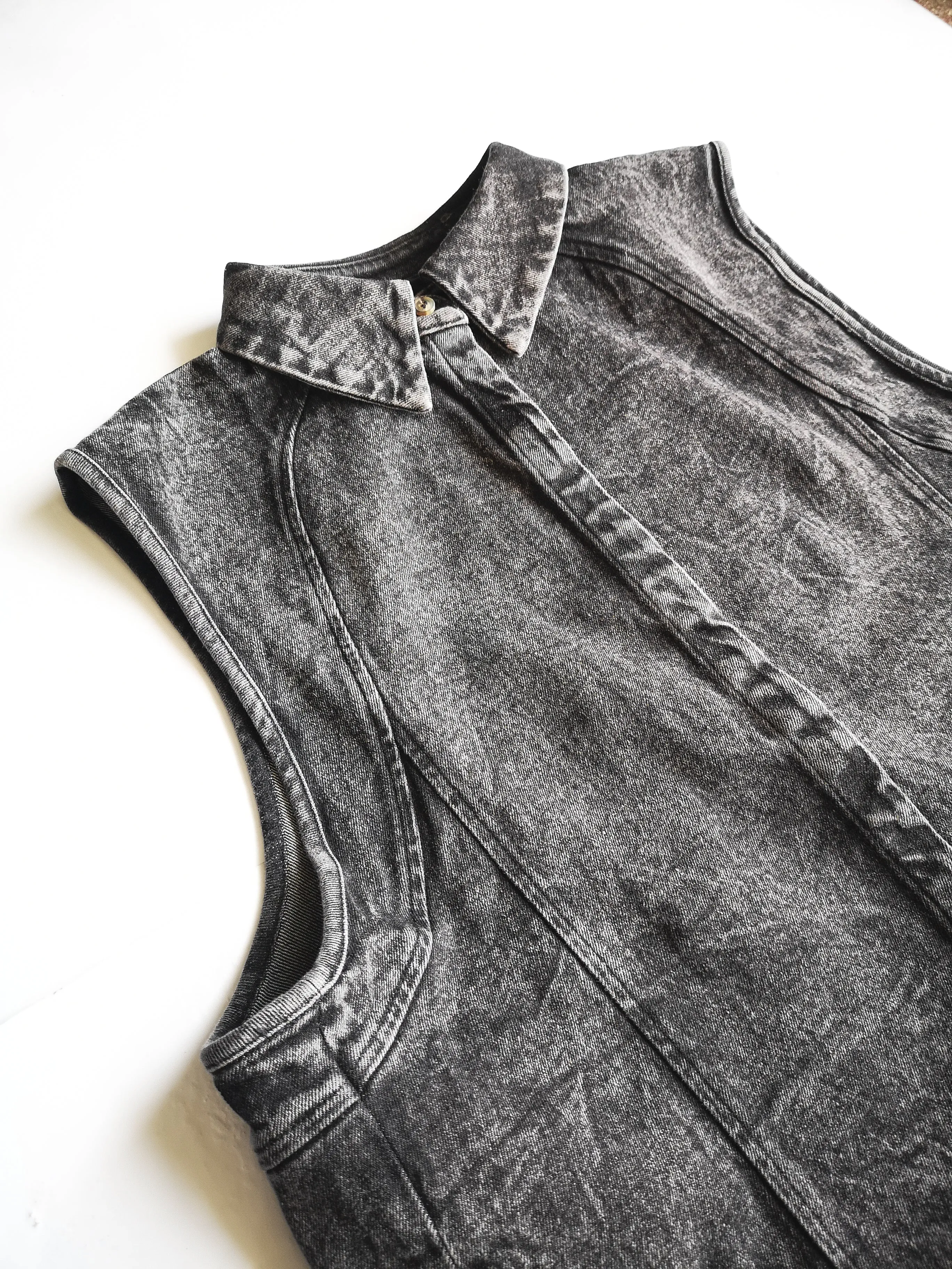 SLEEVELESS SUMMER BLOUSE - DENIM washed black