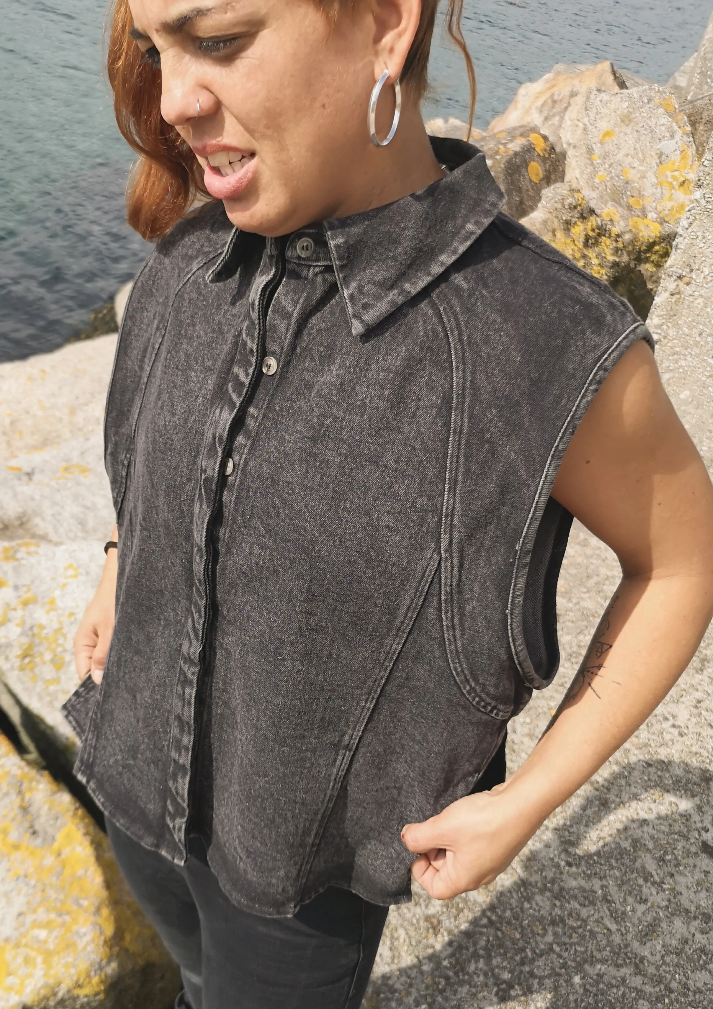 SLEEVELESS SUMMER BLOUSE - DENIM washed black