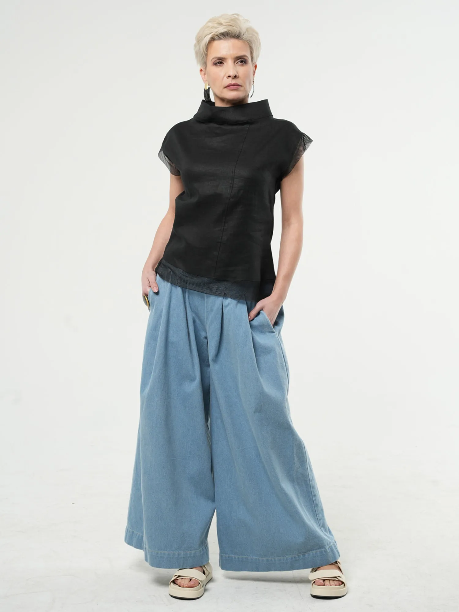 Turtleneck Linen Top In Black